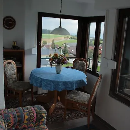 Mit Schwimmbad Und Alpenblick * הוכנשוואנד